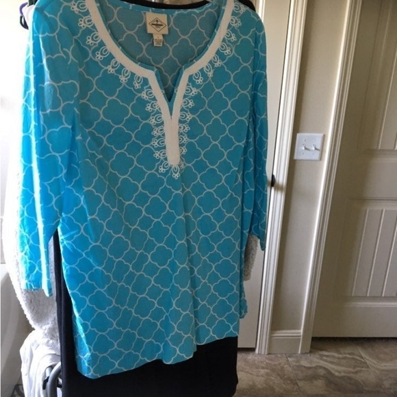Aqua Blue Quatrefoil / Clover Tunic Size L - Picture 3 of 5